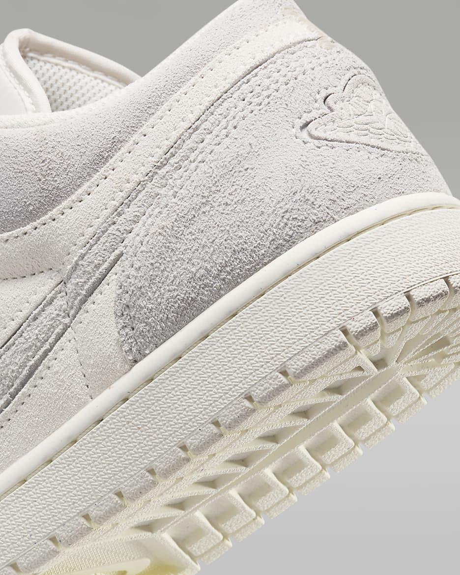 Air Jordan 1 Low SE Craft Men s Shoes. Nike